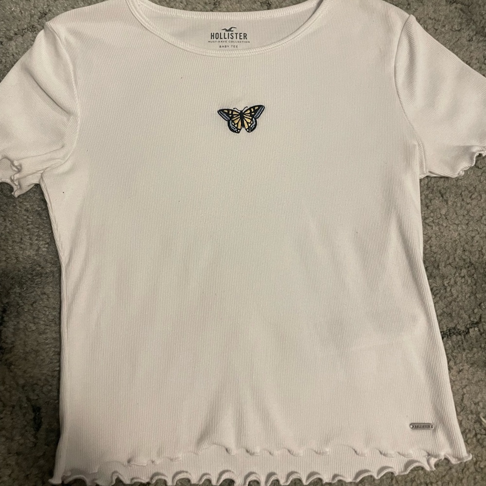 White, butterfly embroidery in front, short sleeve, cropped tee.